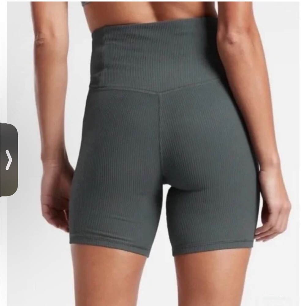 Athleta elation rib 7" bike short Sz M